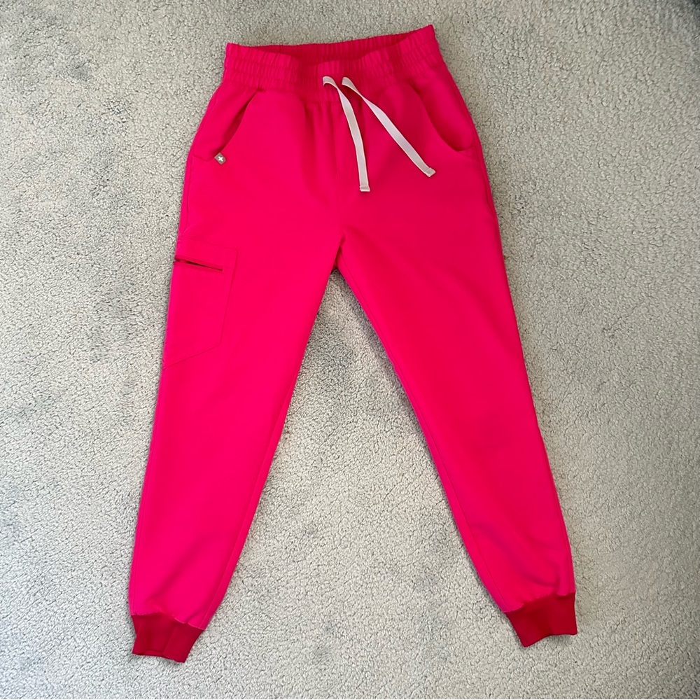 Figs high waisted Zamora Jogger Scrub Pants - petite xs